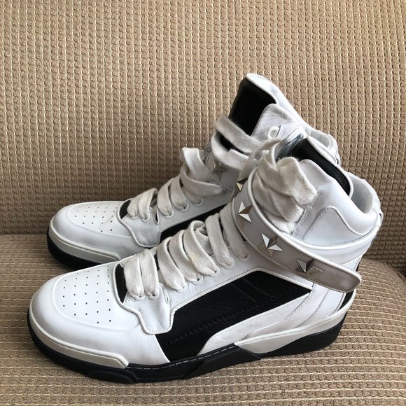 Givenchy Men's White/Black Leather Tyson Star High-top Sneakers - Picture 2 of 11